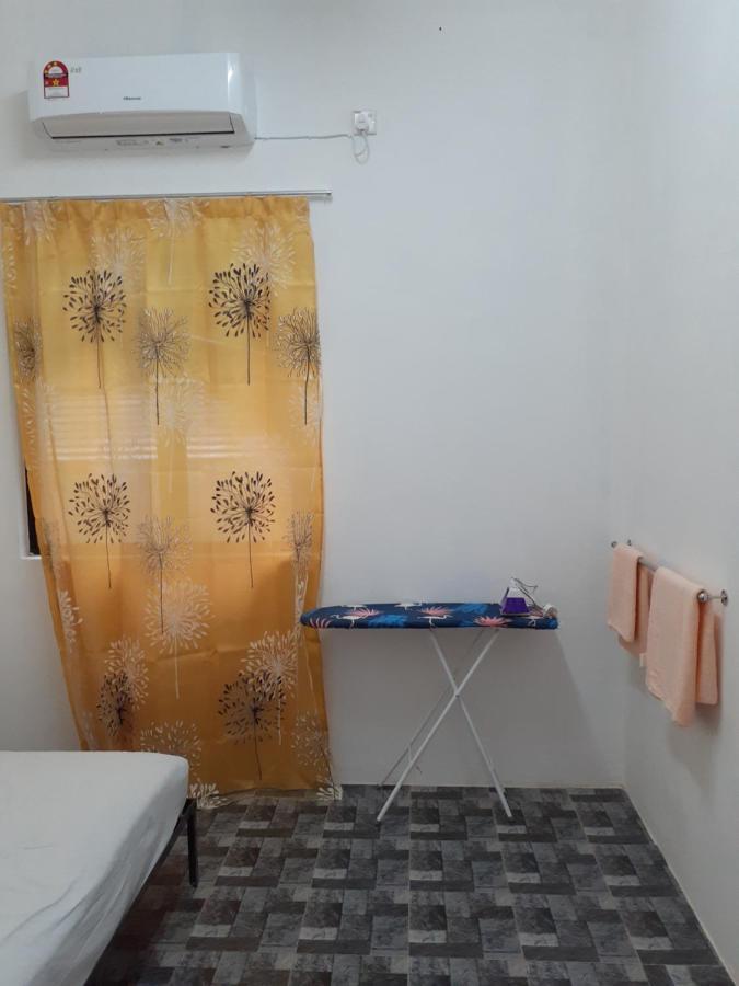 Homestay Idaman B B With 2 Room Aircond 2 Quen Bed And Not Sharing Room -Privacy Kuala Terengganu Exteriör bild