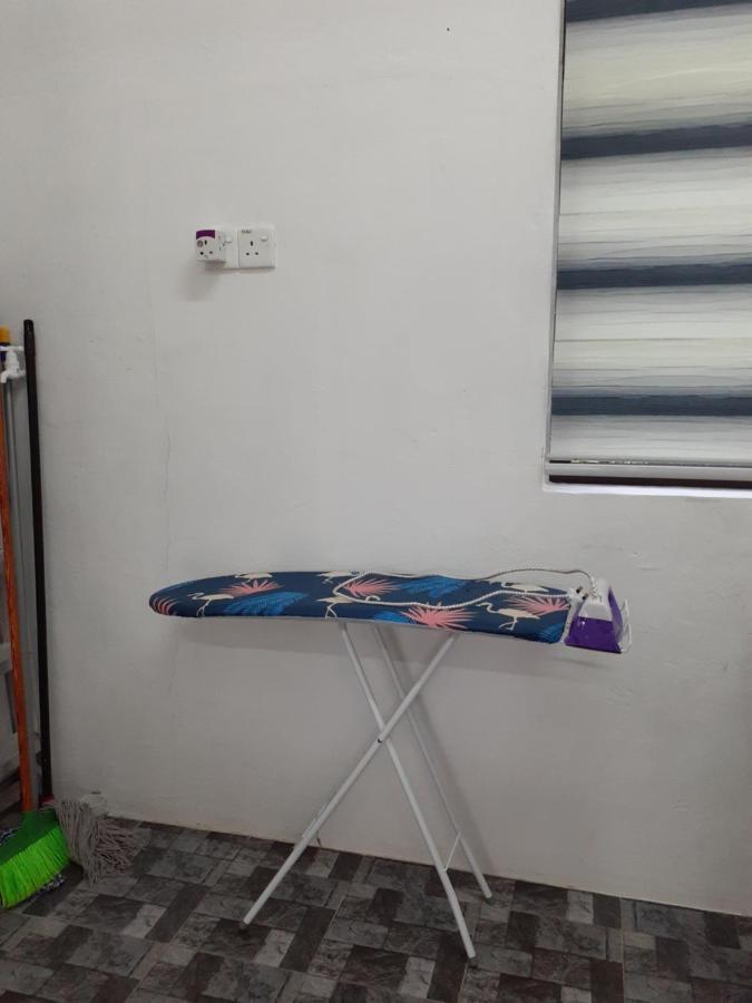 Homestay Idaman B B With 2 Room Aircond 2 Quen Bed And Not Sharing Room -Privacy Kuala Terengganu Exteriör bild