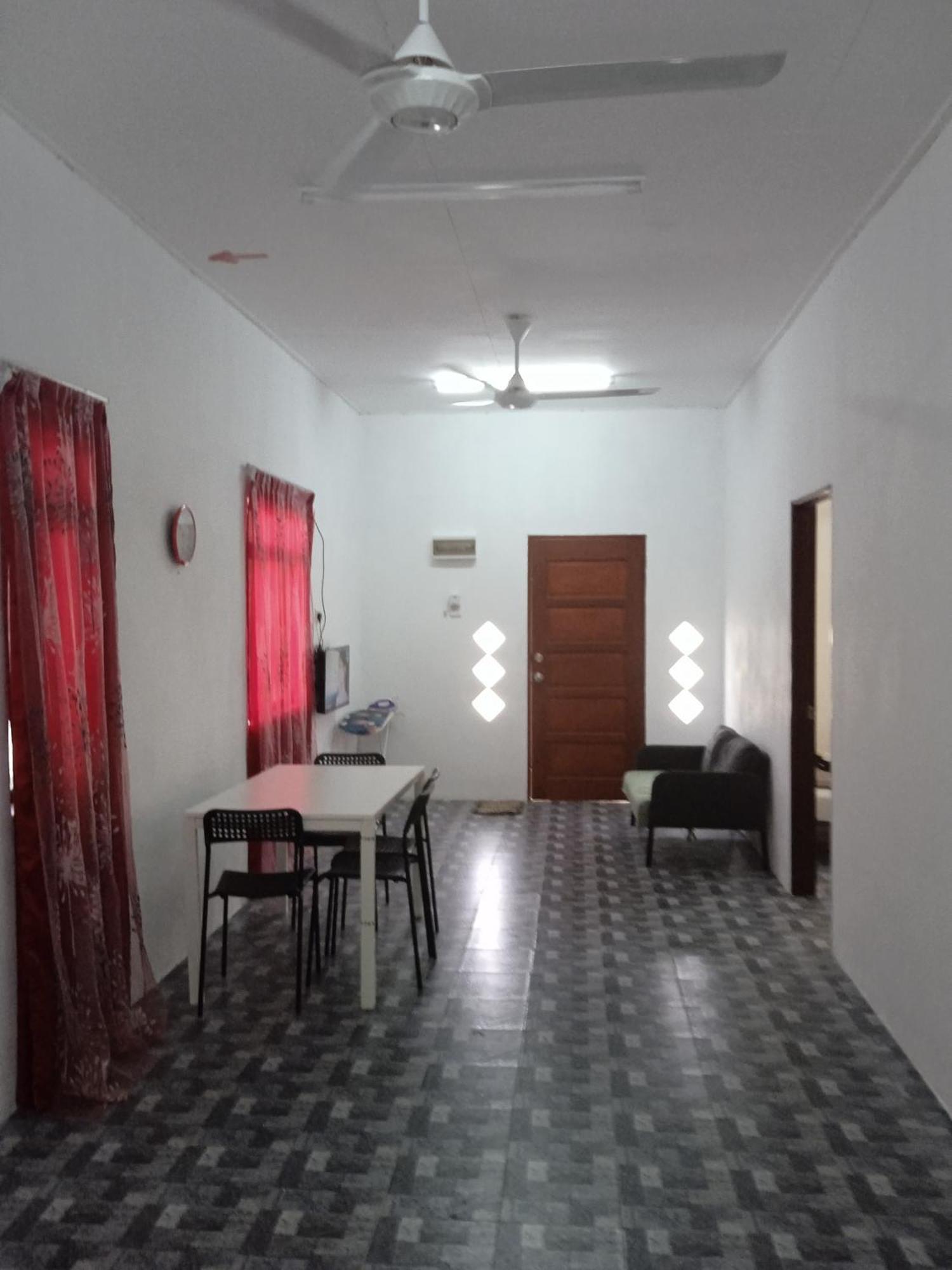 Homestay Idaman B B With 2 Room Aircond 2 Quen Bed And Not Sharing Room -Privacy Kuala Terengganu Exteriör bild