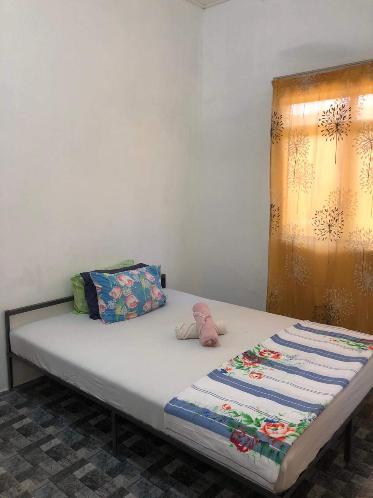 Homestay Idaman B B With 2 Room Aircond 2 Quen Bed And Not Sharing Room -Privacy Kuala Terengganu Exteriör bild