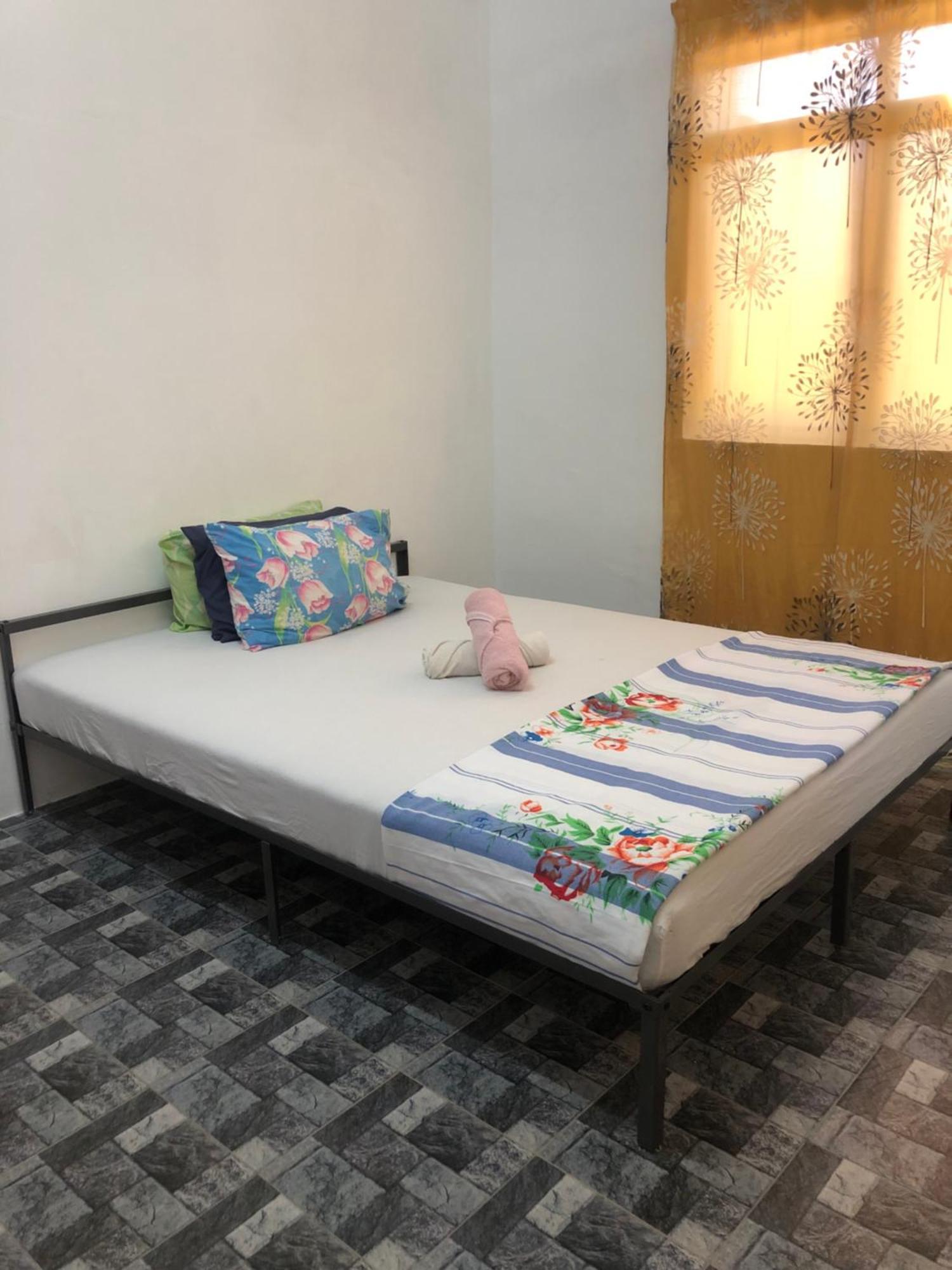 Homestay Idaman B B With 2 Room Aircond 2 Quen Bed And Not Sharing Room -Privacy Kuala Terengganu Exteriör bild